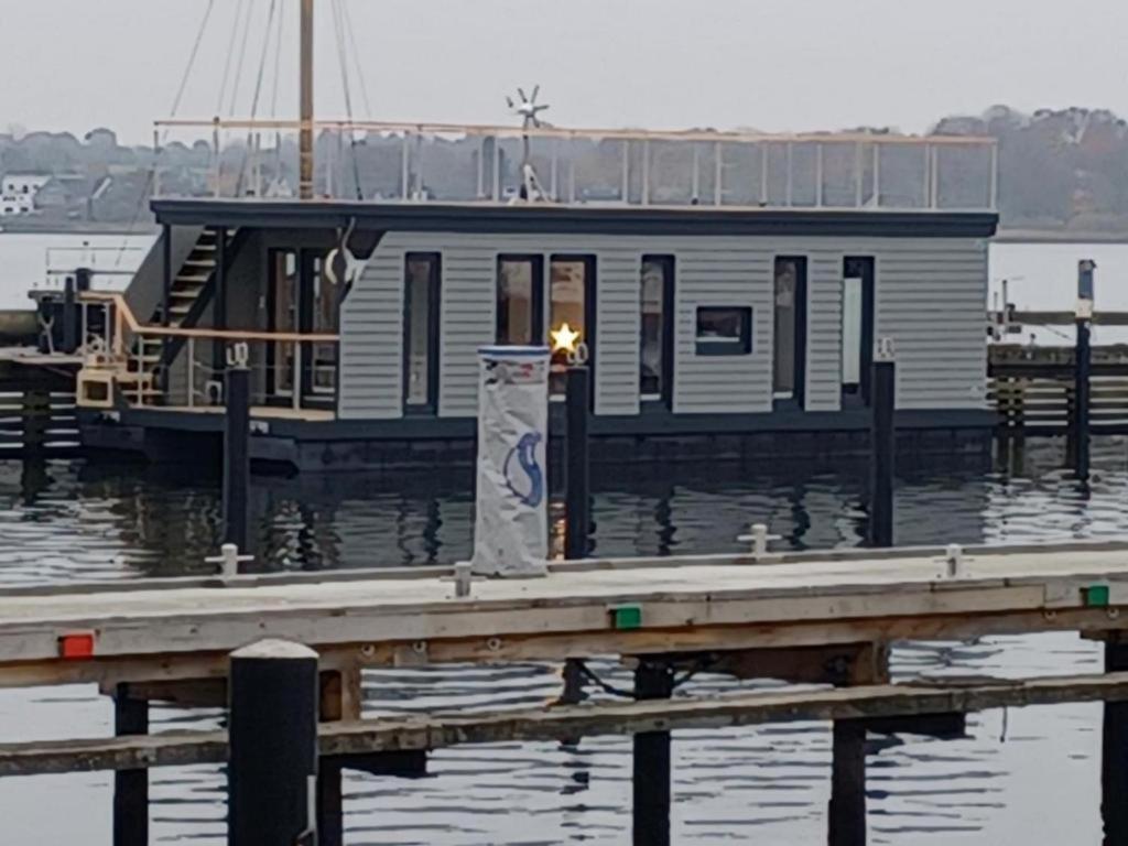 Hausboot Gluecksmomente Mit Dachterrasse In Schleswig Am Ostseefjord Schlei Eksteriør billede